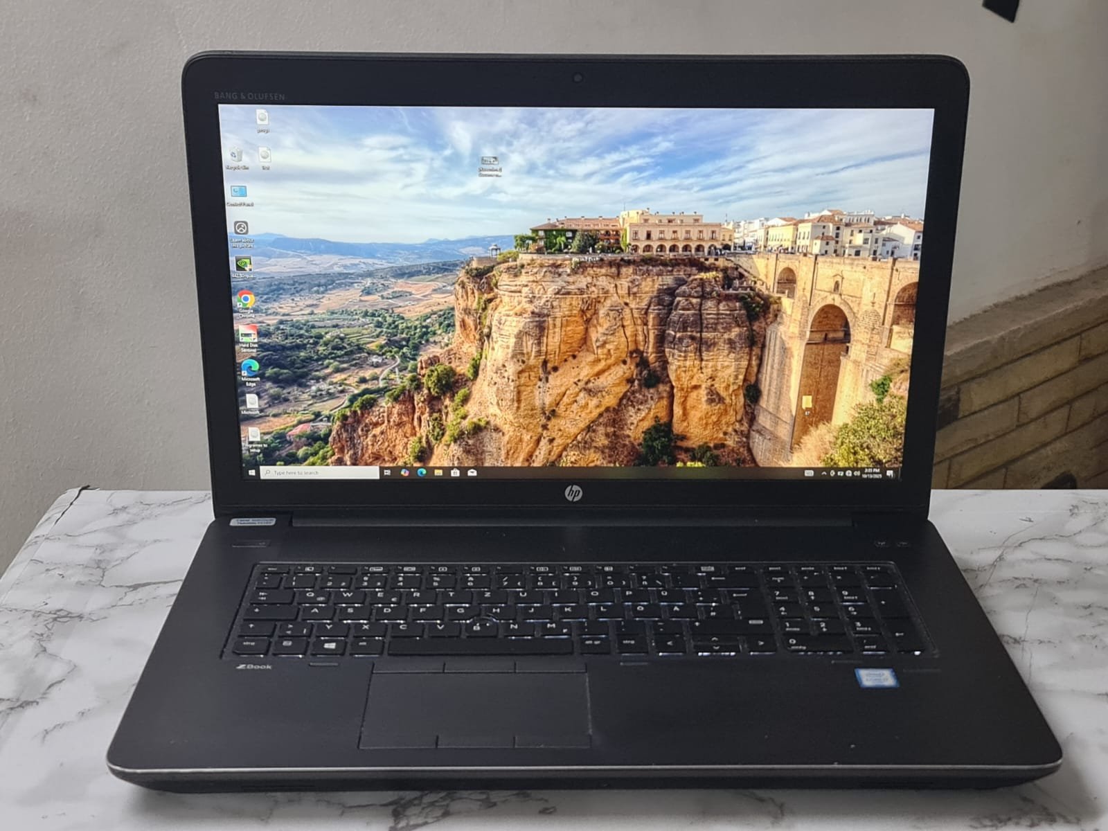 HP ZBOOK 17 G3 اعلي برسسور كور اي7 برام 16 جيجا وهارد 512 اس اس دي ام2 وفيجا انفيديا m4000m وشاشة 17 بوصة