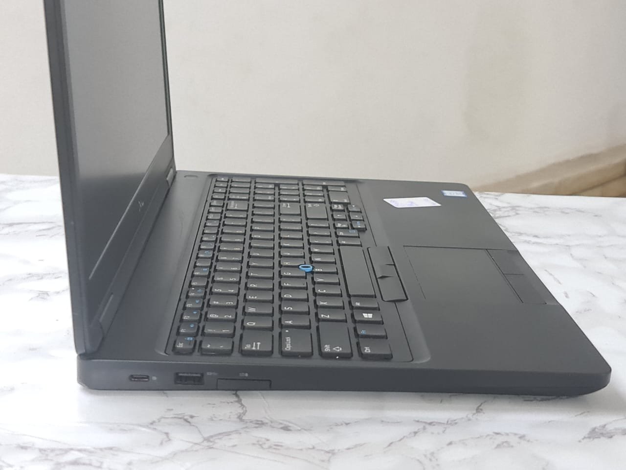 Dell Latitude E5590 Corei5 – 8350U – 8G Ram – 256G SSD – screen 15.6